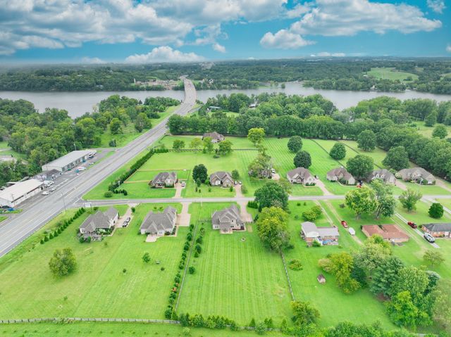 80 Cherokee Dock Rd, Lebanon, TN 37087