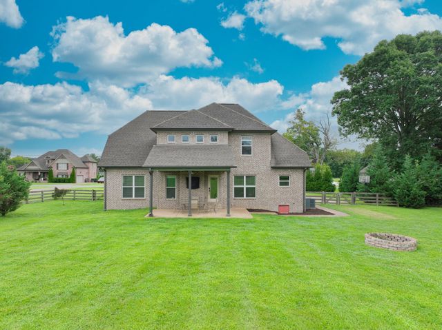 80 Cherokee Dock Rd, Lebanon, TN 37087
