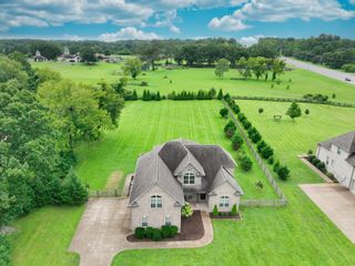 80 Cherokee Dock Rd, Lebanon, TN 37087