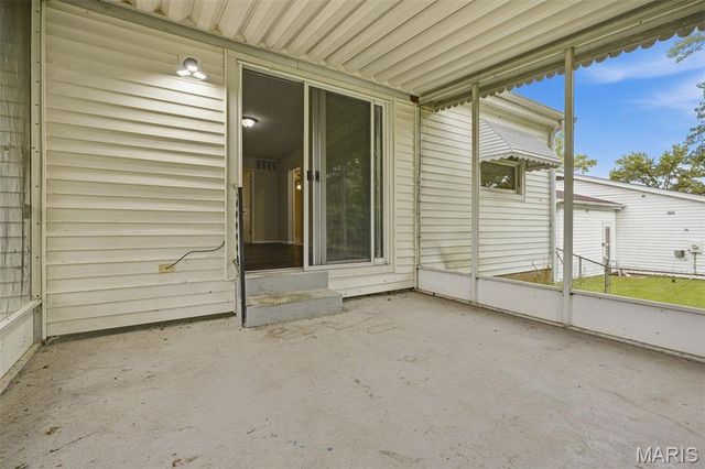 6766 Lesli Mari Court, Florissant, MO 63033