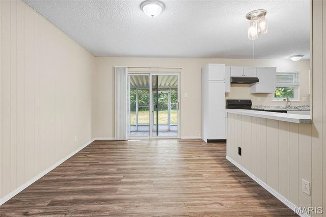 6766 Lesli Mari Court, Florissant, MO 63033