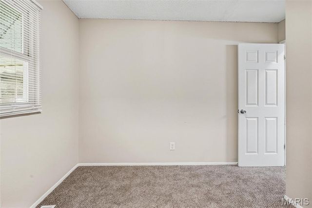 6766 Lesli Mari Court, Florissant, MO 63033