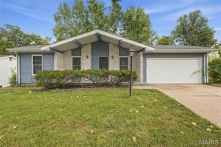 6766 Lesli Mari Court, Florissant, MO 63033