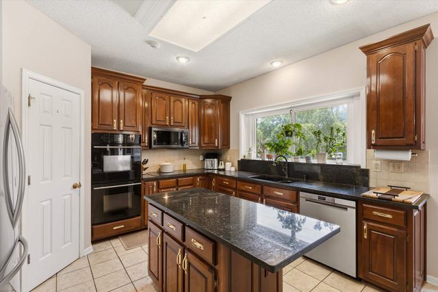 634 BROOKMERE DR, Collierville, TN 38017