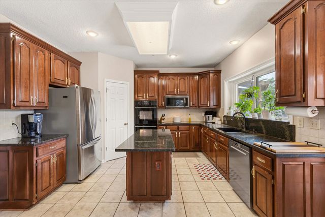 634 BROOKMERE DR, Collierville, TN 38017