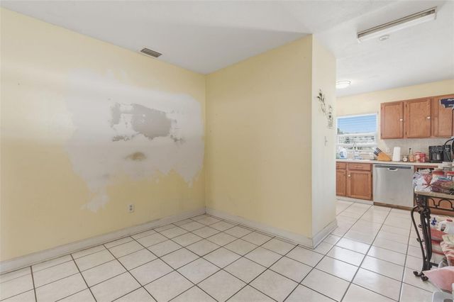 5406 S HIMES AVENUE, Tampa, FL 33611