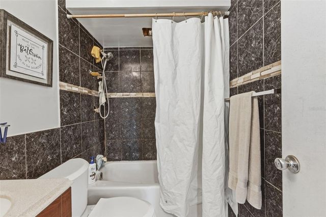 5406 S HIMES AVENUE, Tampa, FL 33611