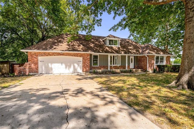7106 E 127th Street, Grandview, MO 64083