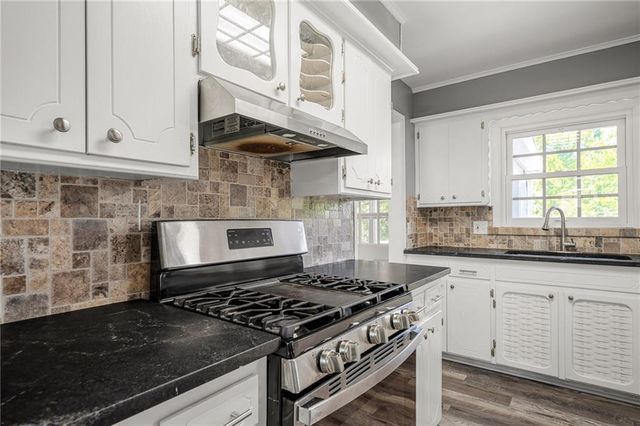 7106 E 127th Street, Grandview, MO 64083