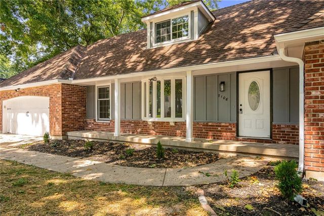 7106 E 127th Street, Grandview, MO 64083