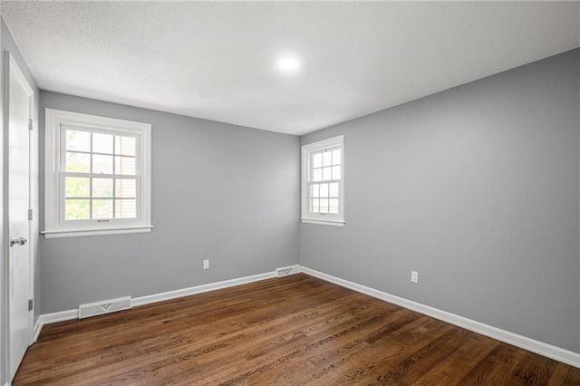 7106 E 127th Street, Grandview, MO 64083