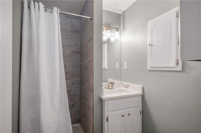 7106 E 127th Street, Grandview, MO 64083