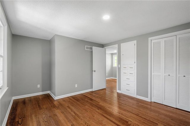 7106 E 127th Street, Grandview, MO 64083