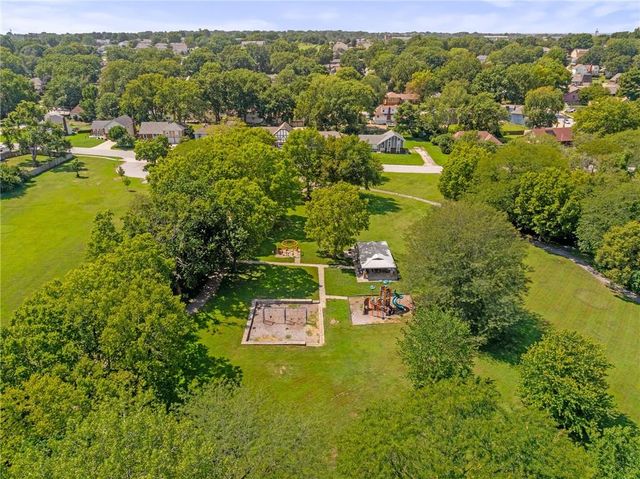7106 E 127th Street, Grandview, MO 64083