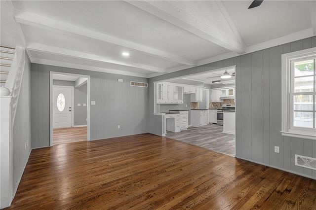 7106 E 127th Street, Grandview, MO 64083