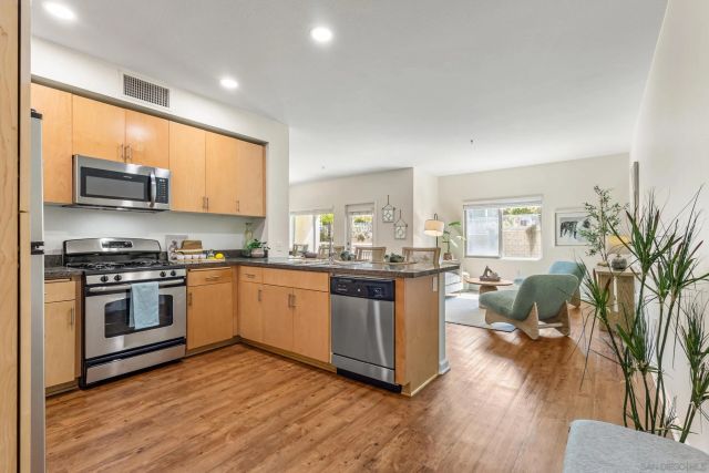 687 S Coast Hwy 101 206, Encinitas, CA 92024