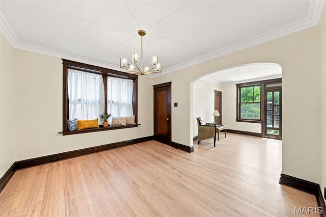 4995 Tholozan Avenue, St Louis, MO 63109