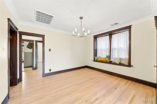 4995 Tholozan Avenue, St Louis, MO 63109