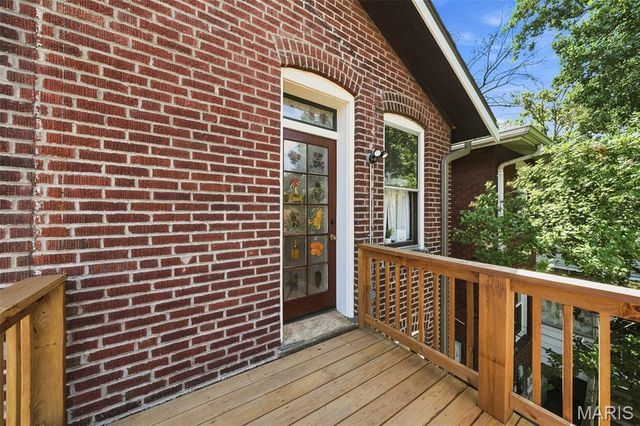 4995 Tholozan Avenue, St Louis, MO 63109