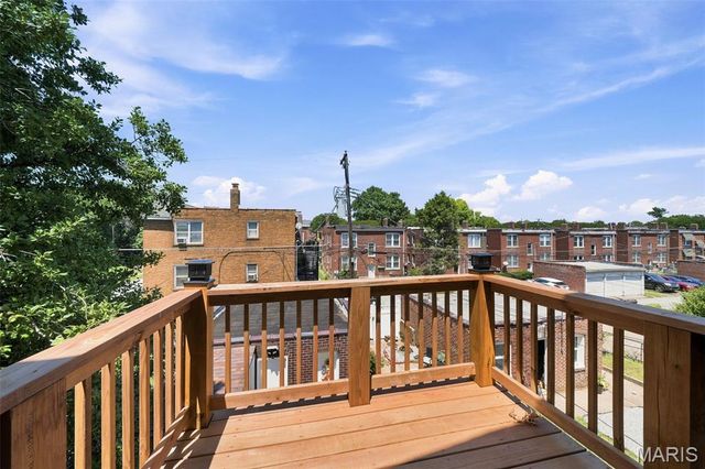 4995 Tholozan Avenue, St Louis, MO 63109