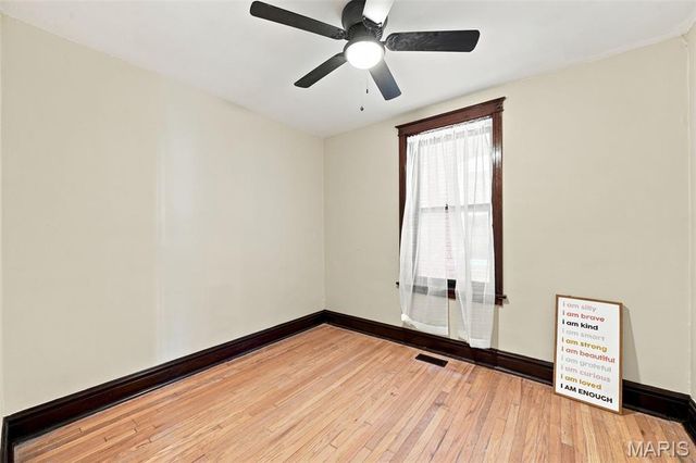 4995 Tholozan Avenue, St Louis, MO 63109
