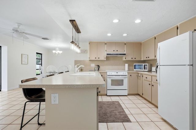 320 SAN RAFAEL AVENUE, North Port, FL 34287