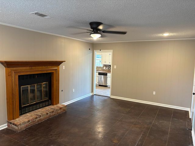 9 Fair Oaks Drive, Conway, AR 72034