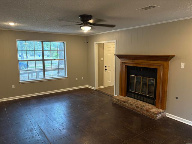 9 Fair Oaks Drive, Conway, AR 72034