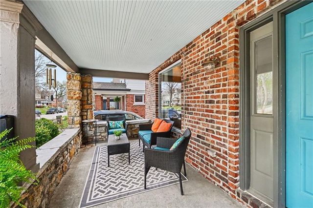 33 E 32nd Street, Kansas City, MO 64111