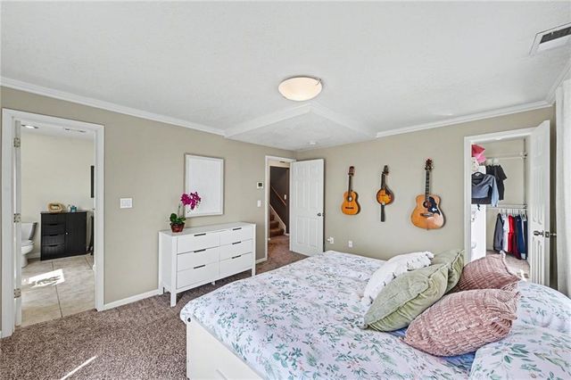 33 E 32nd Street, Kansas City, MO 64111