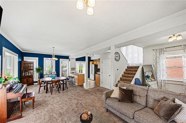 33 E 32nd Street, Kansas City, MO 64111