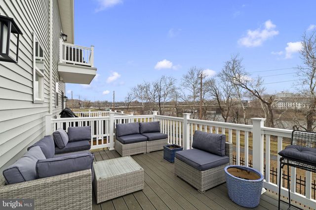 3 CONTINENTAL WAY, Bridgeport, PA 19405