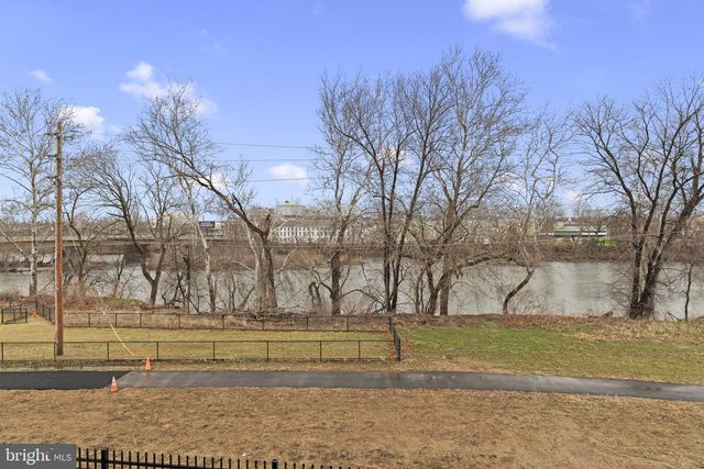 3 CONTINENTAL WAY, Bridgeport, PA 19405