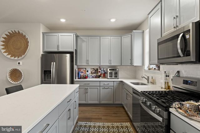 3 CONTINENTAL WAY, Bridgeport, PA 19405