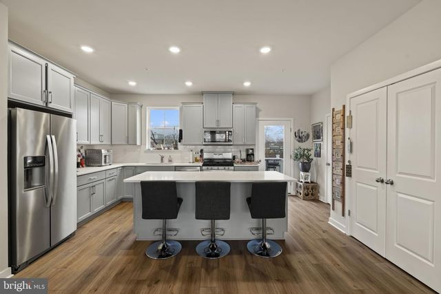 3 CONTINENTAL WAY, Bridgeport, PA 19405