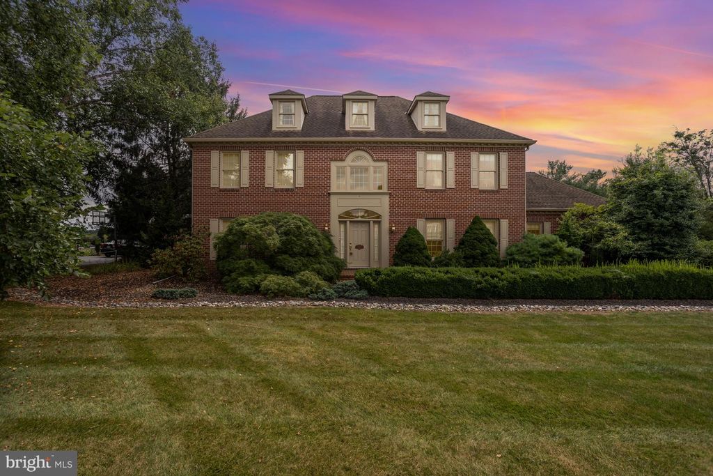 2547 HEPPLEWHITE DR, York, PA 17404
