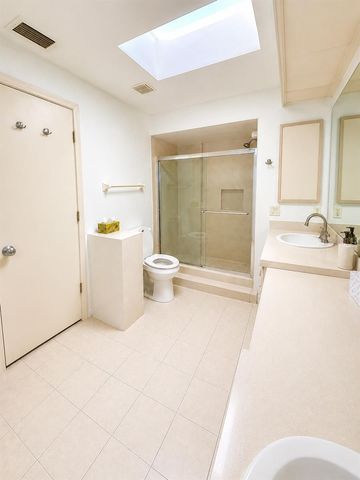 4068 WILSHIRE CIRCLE E 145, Sarasota, FL 34238