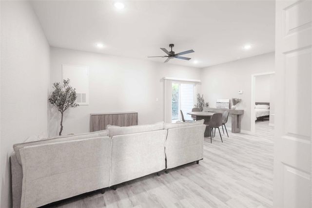 2101 Reinke Road 3110, Waller, TX 77484