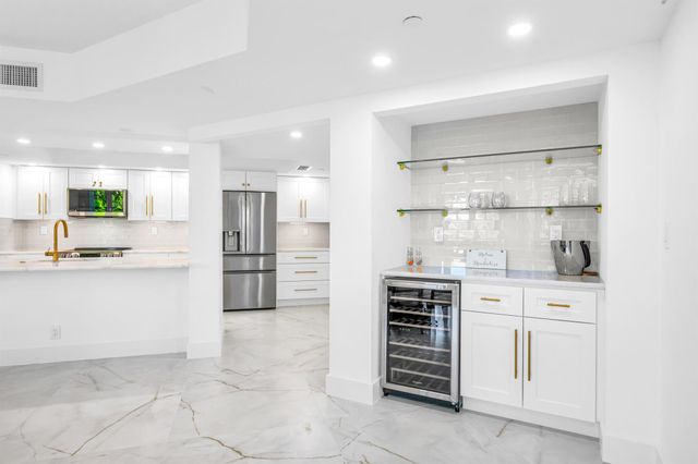 100 SE 5th Avenue 304, Boca Raton, FL 33432