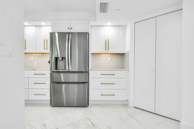 100 SE 5th Avenue 304, Boca Raton, FL 33432