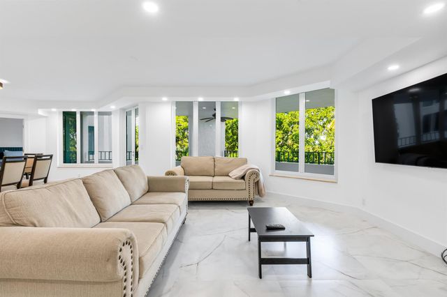 100 SE 5th Avenue 304, Boca Raton, FL 33432