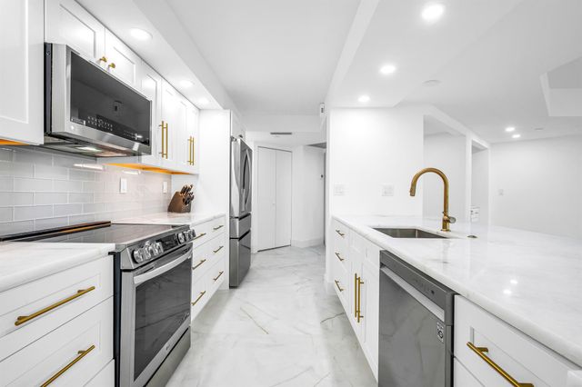 100 SE 5th Avenue 304, Boca Raton, FL 33432