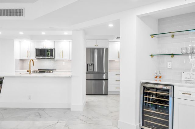 100 SE 5th Avenue 304, Boca Raton, FL 33432