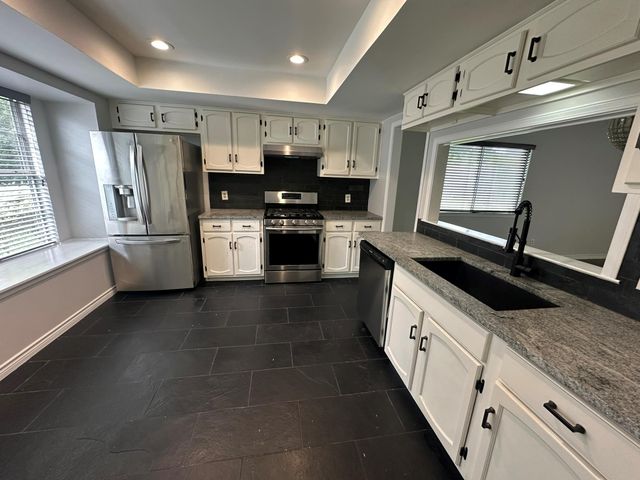 9217 Singing Quail DR 8E, Austin, TX 78758