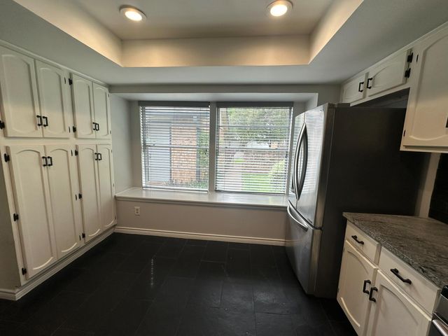 9217 Singing Quail DR 8E, Austin, TX 78758