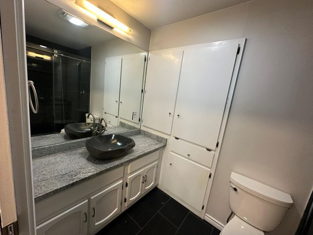 9217 Singing Quail DR 8E, Austin, TX 78758