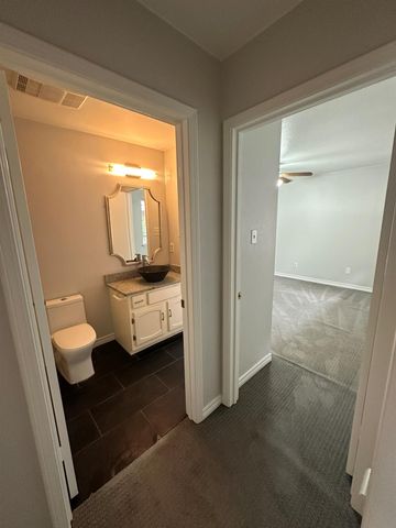 9217 Singing Quail DR 8E, Austin, TX 78758
