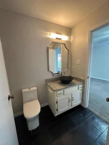 9217 Singing Quail DR 8E, Austin, TX 78758