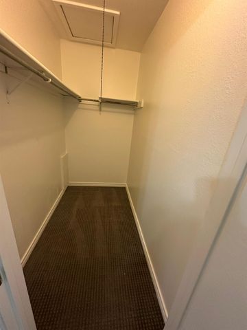 9217 Singing Quail DR 8E, Austin, TX 78758