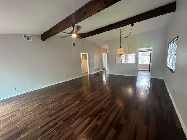 9217 Singing Quail DR 8E, Austin, TX 78758